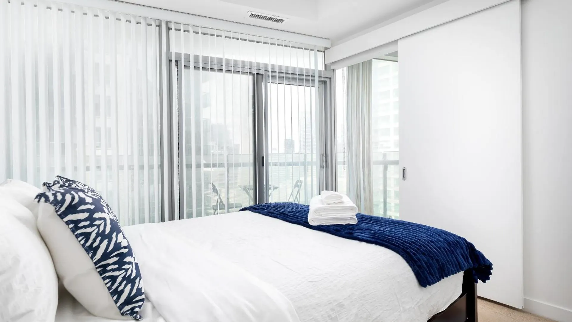 Apartment Downtown Toronto 2 Bedroom Canada